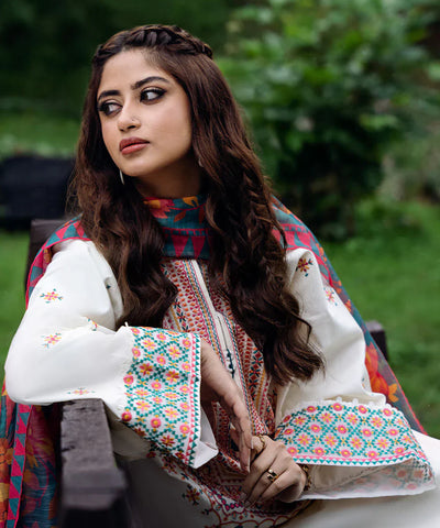 Sapphire  - Unstitched Winter 3PC Dhanak Embroidered Suit DF-1420