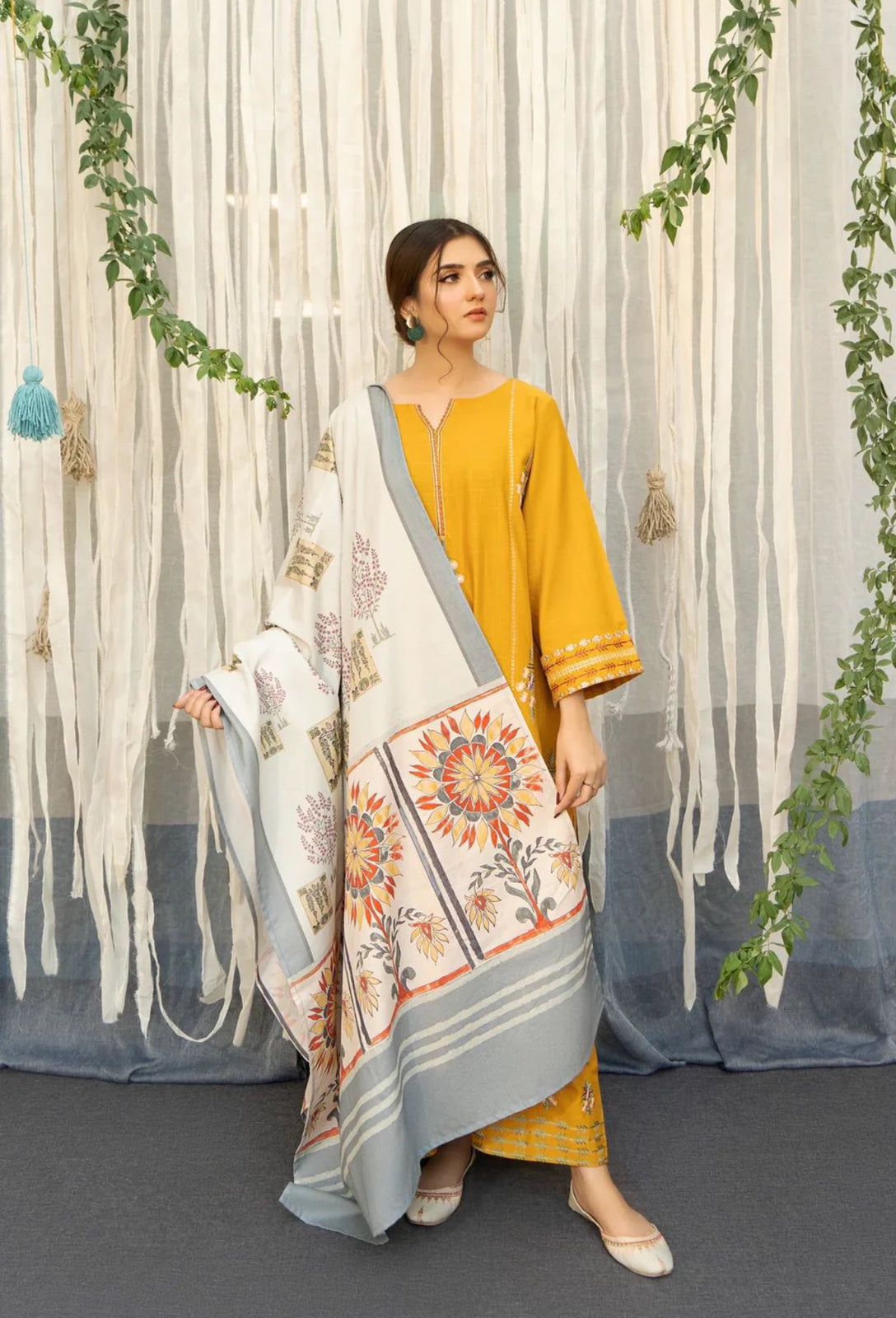 URGE -3PC DHANAK EMBROIDERED SUIT DF-4885