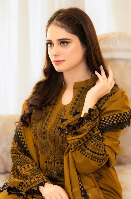 LIBAAS By MARIA.B -Unstitch 3PC Dhanak Embroidered Suit DF-8721