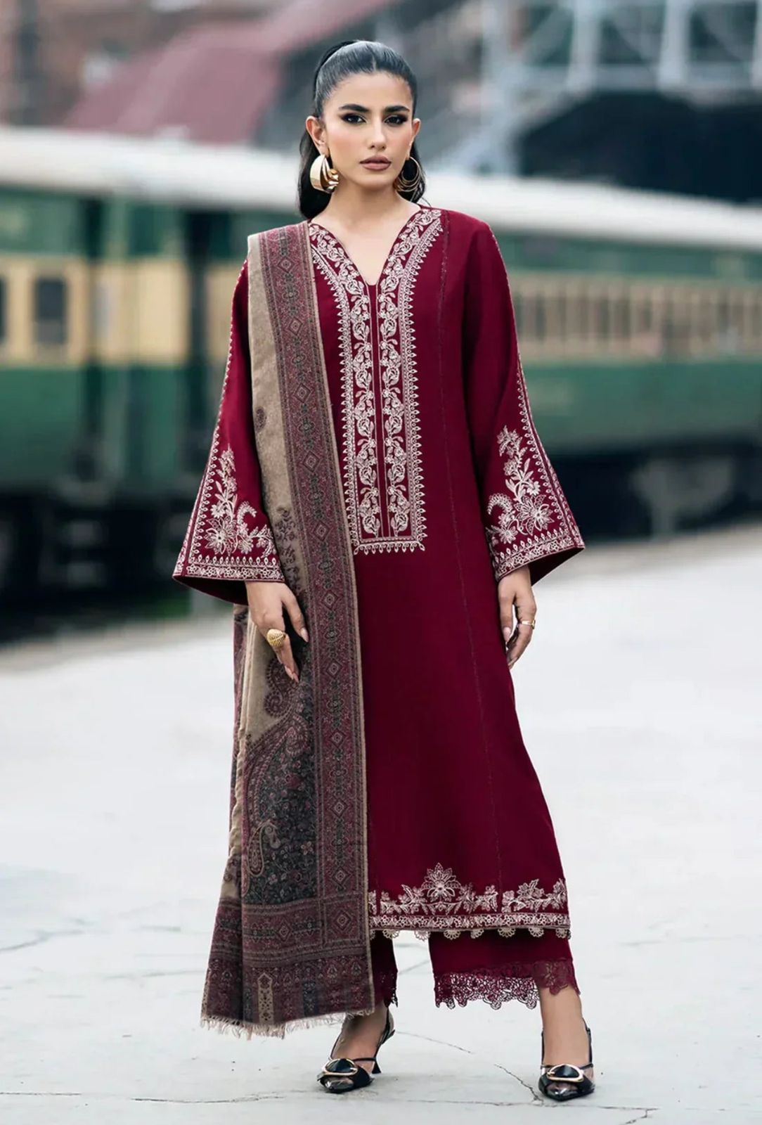 IZEL -3PC UNSTITCHED DHANAK EMBROIDERED SUIT DF-2315