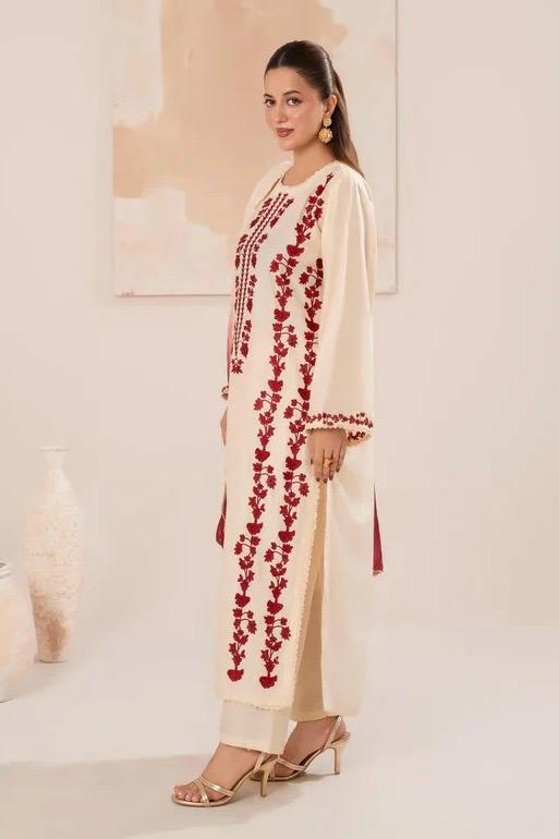 IZEL - Unstitched Winter 3PC Dhanak Embroidered Suit DF-1122